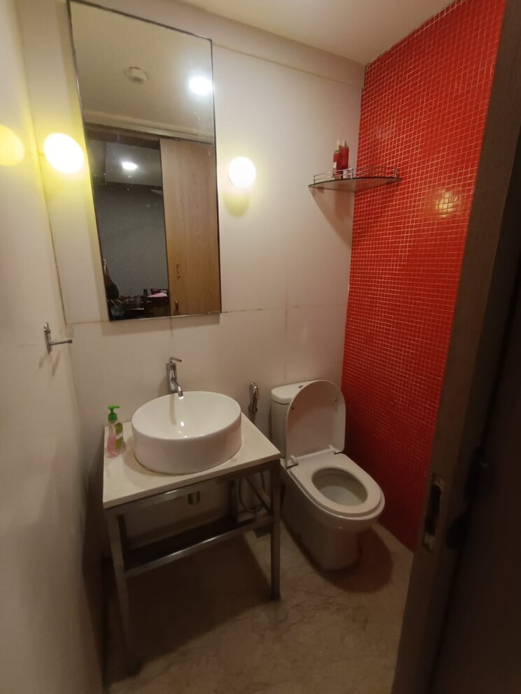 Bathroom, lodha-fiorenza 3 Bedroom 1500 Sq.Ft. Apartment In Goregaon East Mumbai 8823481