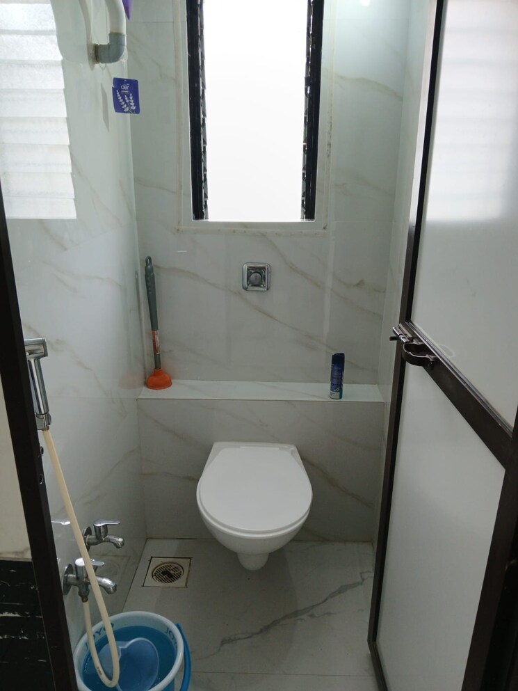 Bathroom, kanakia-samarpan 2 Bedroom 995 Sq.Ft. Apartment In Borivali East Mumbai 8823582