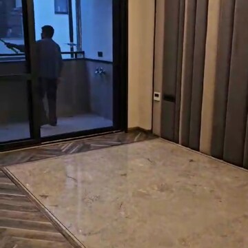 Room in 4 BHK Apartment at Vipul World Floors, Sector 48 – for Rent