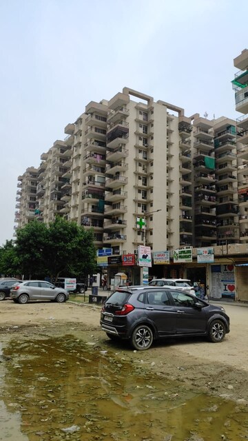 2 BHK Apartment For Sale in OP Floridaa, Sector 82