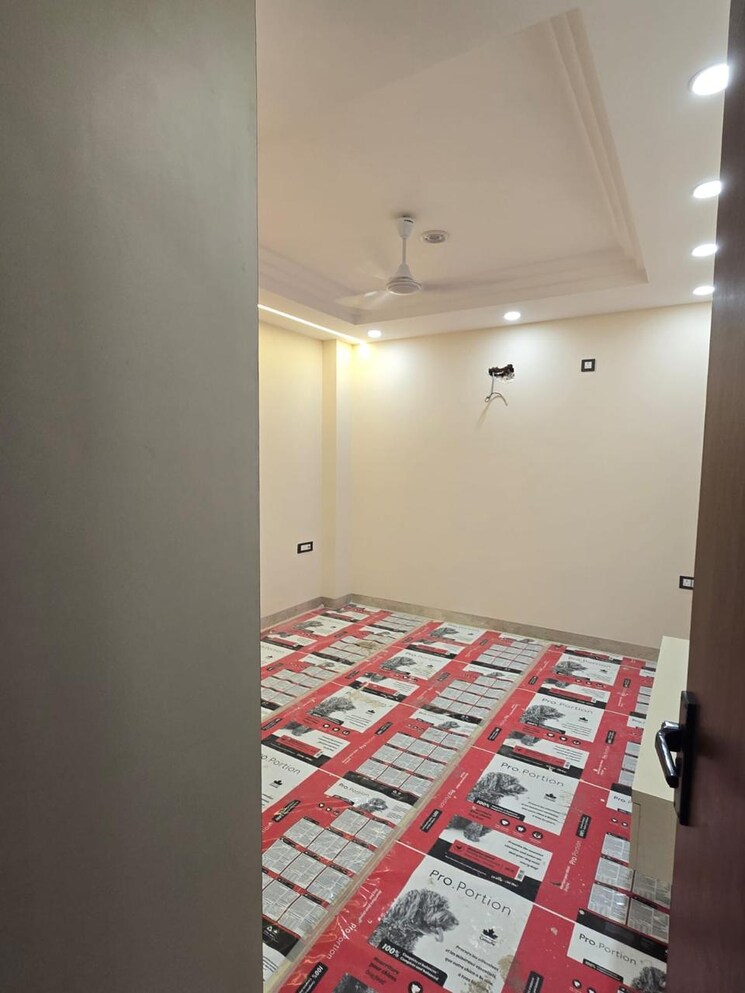 Room, jagriti enclave 2.5 Bedroom 900 Sq.Ft. Builder Floor In Jagriti Enclave Delhi 8823732