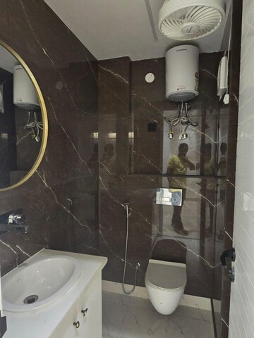 Bathroom in 2.5 BHK Builder Floor at Jagriti Enclave – for Rent