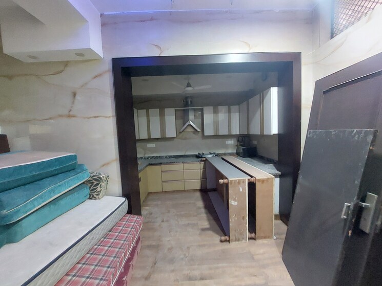 Living Room, state bank colony 3 Bedroom 200 Sq.Yd. Builder Floor In State Bank Colony Delhi 8823773