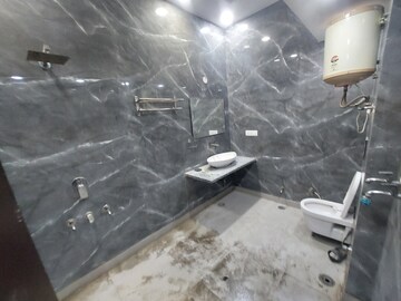Attached Bathroom in 3 BHK Builder Floor at State Bank Colony – for Rent
