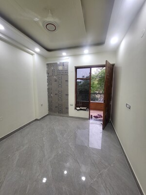 Building Lobby in 4 BHK Builder Floor at YK Homes, Green Fields Colony – for Sale