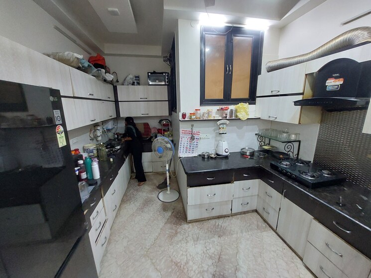 Kitchen, mahindru enclave 3 Bedroom 150 Sq.Yd. Builder Floor In Mahindru Enclave Delhi 8823972