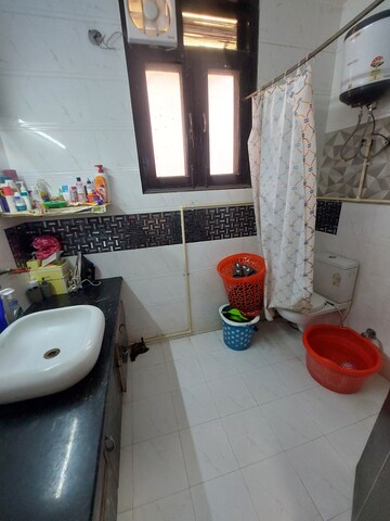 Attached Bathroom in 3 BHK Builder Floor at Mahindru Enclave – for Sale