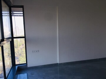 Room in 3 BHK Apartment at Roodraksh Golf Walk, Chembur – for Rent
