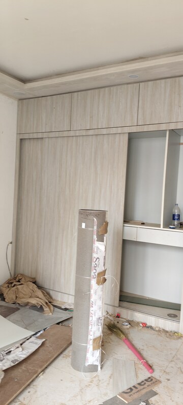 Furnished Amenities in 3.5 BHK Apartment at Rishita Manhattan, Gomti Nagar – for Rent