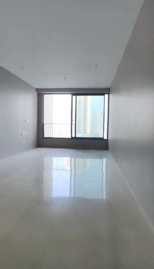 Room in 4 BHK Apartment at Oberoi Sky City, Borivali East – for Sale