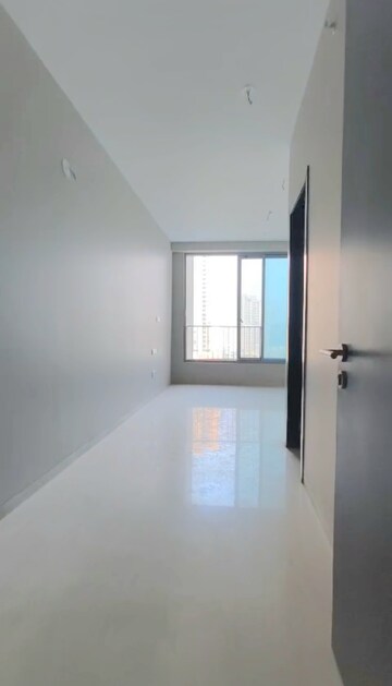 Room in 4 BHK Apartment at Oberoi Sky City, Borivali East – for Sale