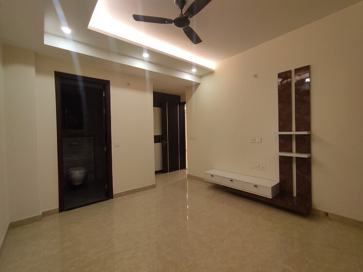 Room, sector 46 2 Bedroom 263 Sq.Yd. Builder Floor In Sector 46 Gurgaon 8824081