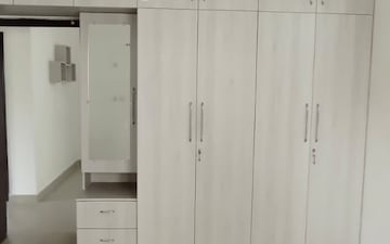 2 BHK Apartment For Rent in Ramprastha Awho, Sector 95