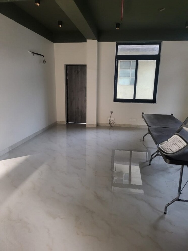 Room, sector 63 Commercial Industrial Plot 1700 Sq.Ft. In Sector 63 Noida 8824068