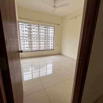 Room in 2 BHK Apartment at Kolte Patil Life Republic, Marunji – for Rent