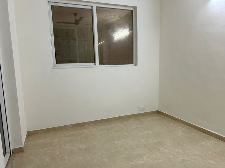 Room, signature-global-park-4-and-5 3 Bedroom 1120 Sq.Ft. Apartment In Sohna Sector 36 Gurgaon 8824201