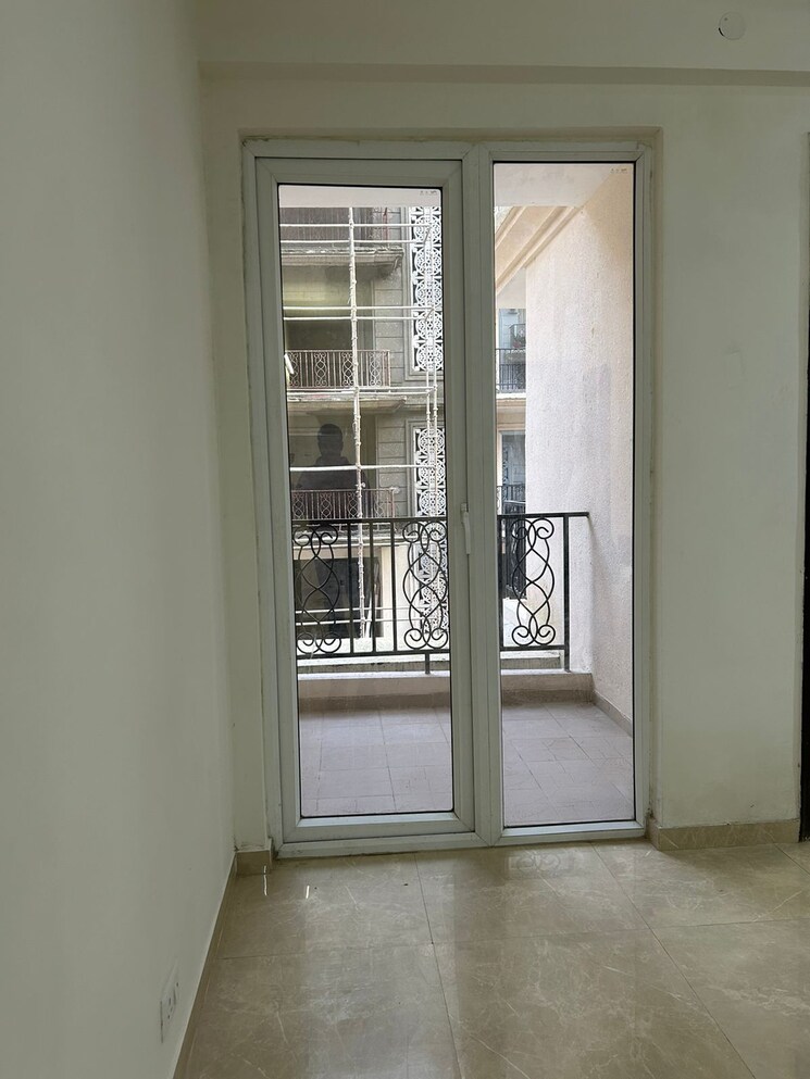 Room, signature-global-park-4-and-5 3 Bedroom 1120 Sq.Ft. Apartment In Sohna Sector 36 Gurgaon 8824201