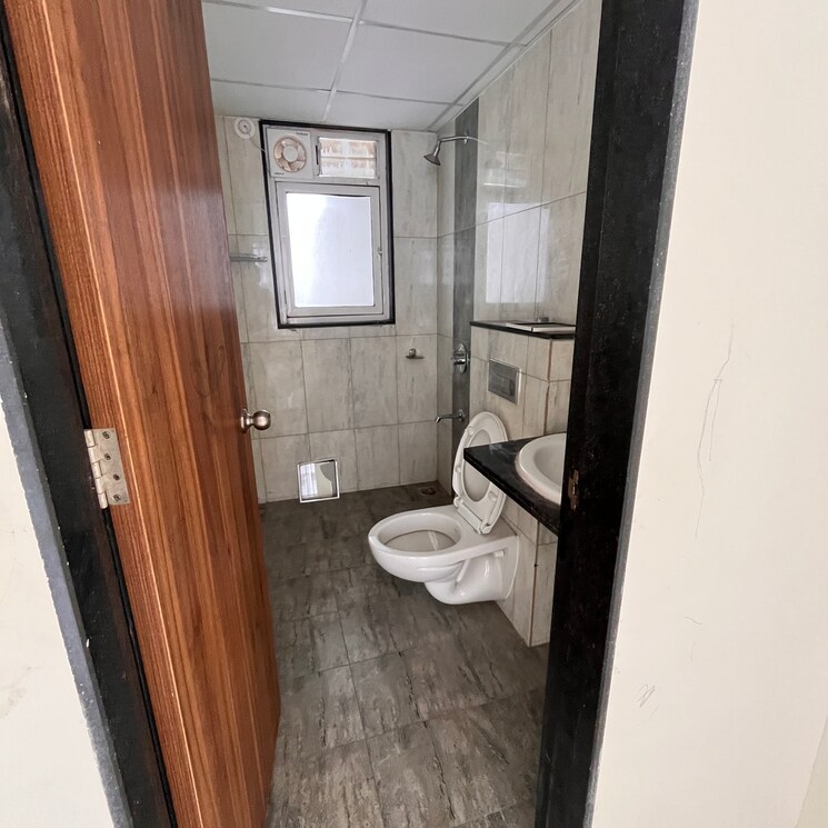 Bathroom, kolte-patil-life-republic 2 Bedroom 650 Sq.Ft. Apartment In Marunji Pune 8824243