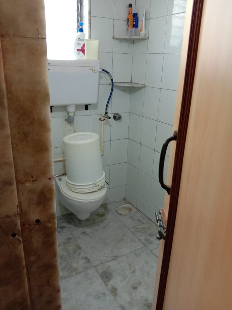 Bathroom, arihant-residency-sion 3 Bedroom 850 Sq.Ft. Apartment In Sion Mumbai 8824310