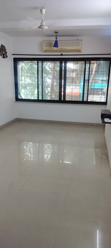 2 BHK Apartment For Rent in Ashirwad Tower, Andheri West