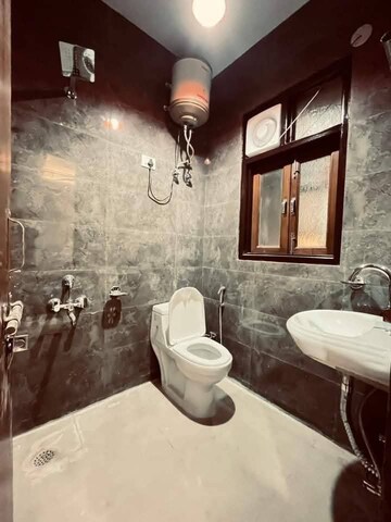 Bathroom in 1 BHK Apartment at Saket – for Rent