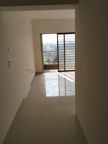 Room in 2 BHK Apartment at Skyi Songbirds, Bavdhan – for Rent