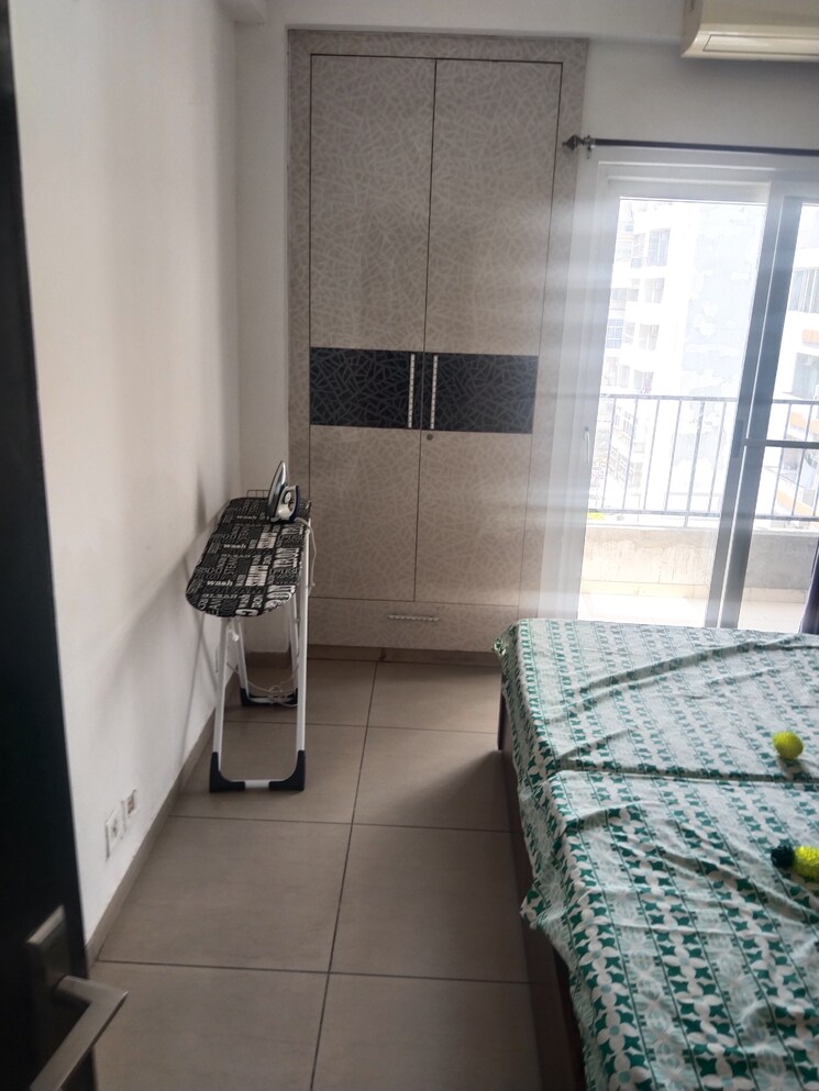 Room, sector 121 3 Bedroom 1285 Sq.Ft. Apartment In Sector 121 Noida 8824396