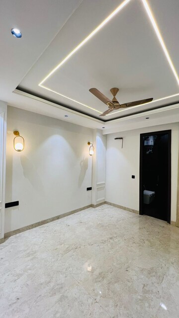 Room in 3 BHK Builder Floor at Adani Samsara Vilasa, Sector 63 – for Sale