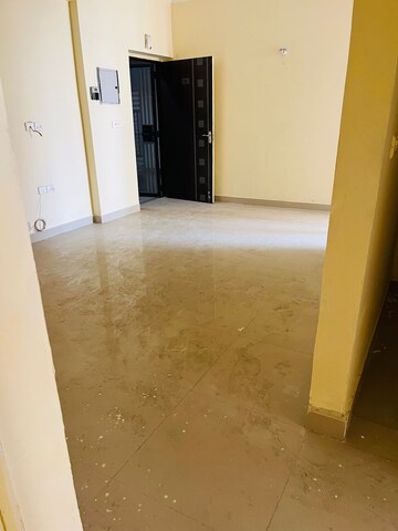 Room in 2.5 BHK Apartment at Habitech Panch Tatva, Tech Zone 4 Greater Noida – for Rent