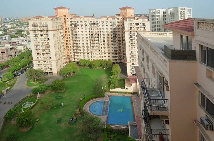 4 BHK + Study Room Apartment For Rent in DLF Oakwood Estate