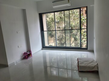 2 BHK Apartment For Rent in Khar West