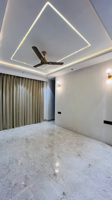 Room in 3 BHK Builder Floor at Adani Samsara Ivana, Sector 63 – for Sale