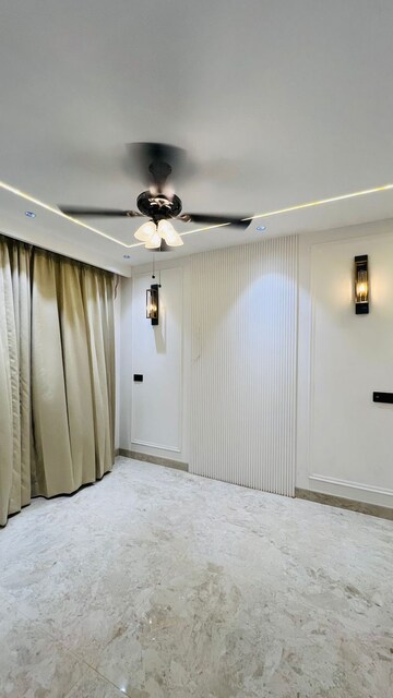 Building Lobby in 3 BHK Builder Floor at Adani Samsara Ivana, Sector 63 – for Sale