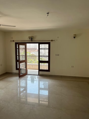 Room in 2 BHK Apartment at Signature Global The Millennia, Sector 37d – for Rent