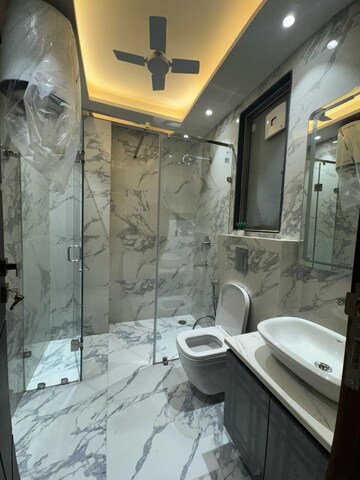 Bathroom in 4 BHK Builder Floor at SS Southend Floors, South City 2 – for Sale