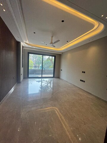 Room in 4 BHK Builder Floor at Kohli One Malibu Town, Sector 47 – for Sale