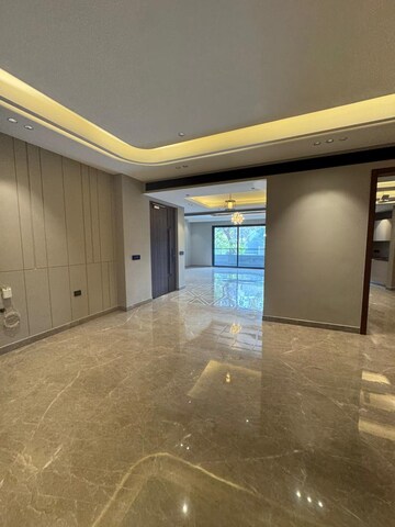 Room in 4 BHK Builder Floor at Kohli One Malibu Town, Sector 47 – for Sale