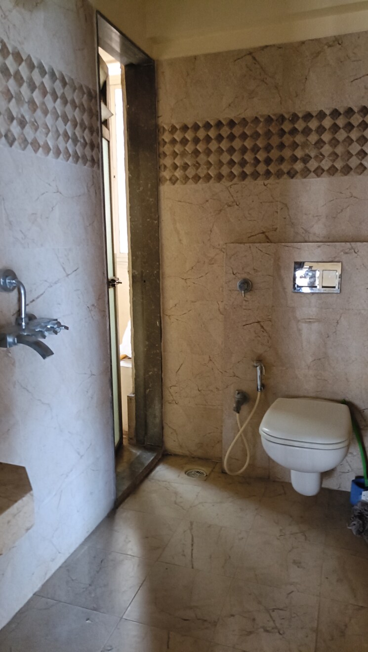 Bathroom, madhav-palacia 1.5 Bedroom 755 Sq.Ft. Apartment In Ghodbunder Road Thane 8824665