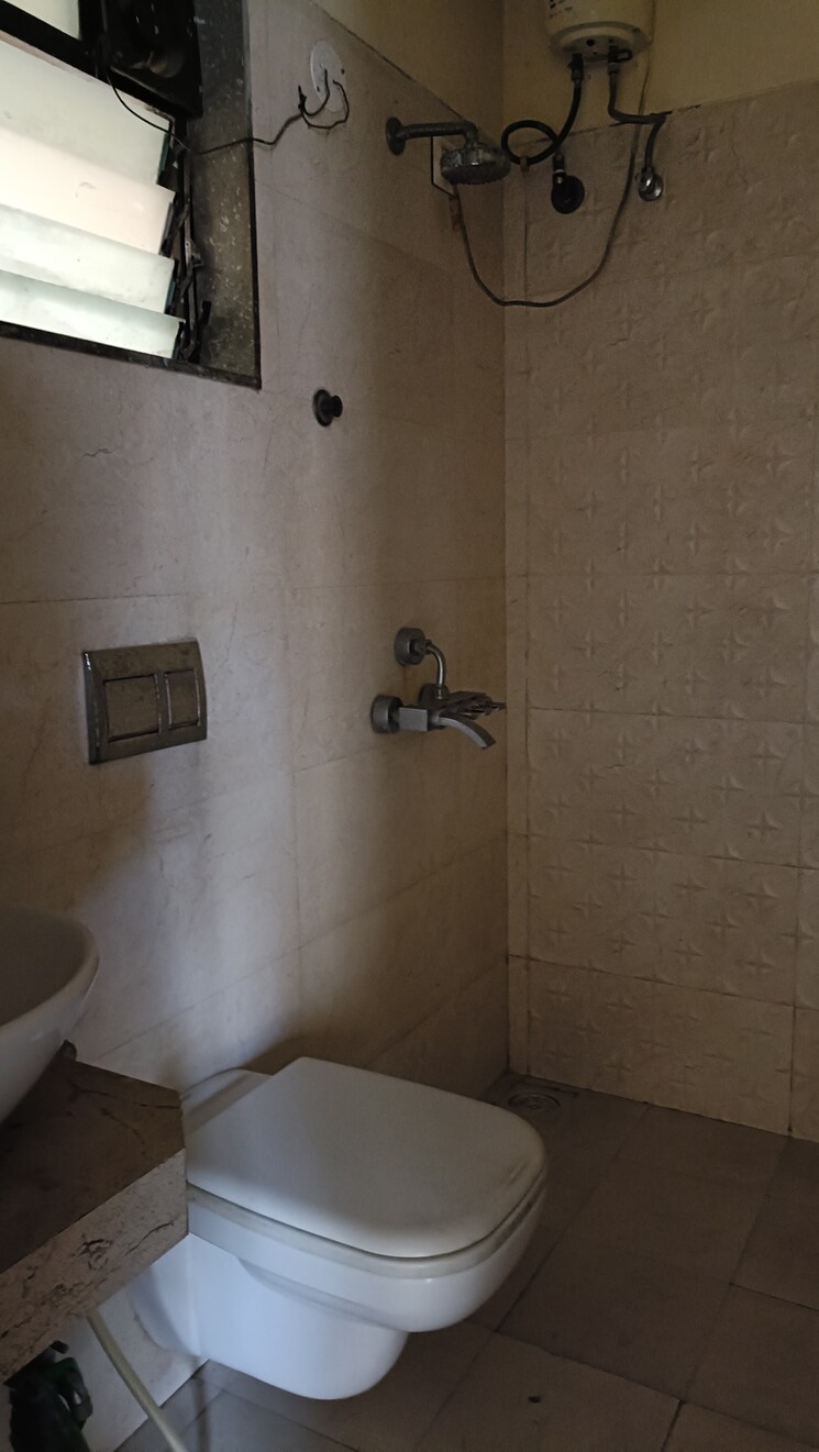 Bathroom, madhav-palacia 1.5 Bedroom 755 Sq.Ft. Apartment In Ghodbunder Road Thane 8824665