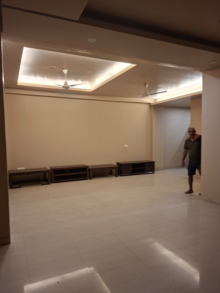 undefined, sector 43 6+ Bedroom 450 Sq.Mt. Independent House In Sector 43 Noida 8824678