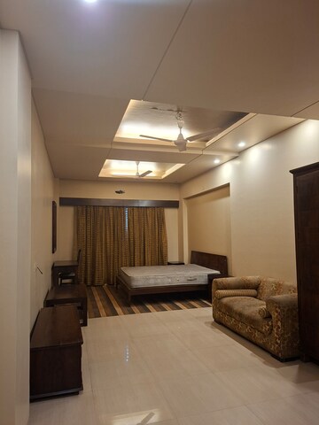 Staircase in 6+ BHK Independent House at Sector 43 – for Rent