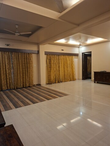 Staircase in 6+ BHK Independent House at Sector 43 – for Rent
