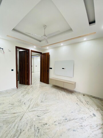 Room in 4 BHK Builder Floor at Sushant Lok 2, Sector 57 – for Sale
