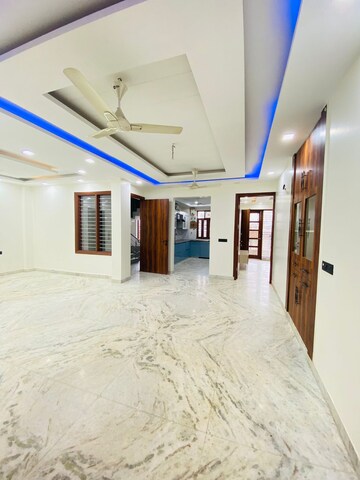 Bedroom in 4 BHK Builder Floor at Sushant Lok 2, Sector 57 – for Sale