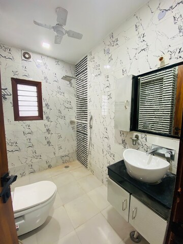 Bathroom in 4 BHK Builder Floor at Sushant Lok 2, Sector 57 – for Sale
