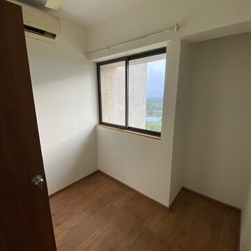 Room in 2.5 BHK Apartment at Lodha Lakeshore Greens, Hedutane – for Rent