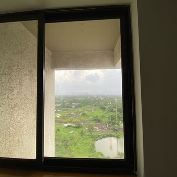 Room in 2.5 BHK Apartment at Lodha Lakeshore Greens, Hedutane – for Rent