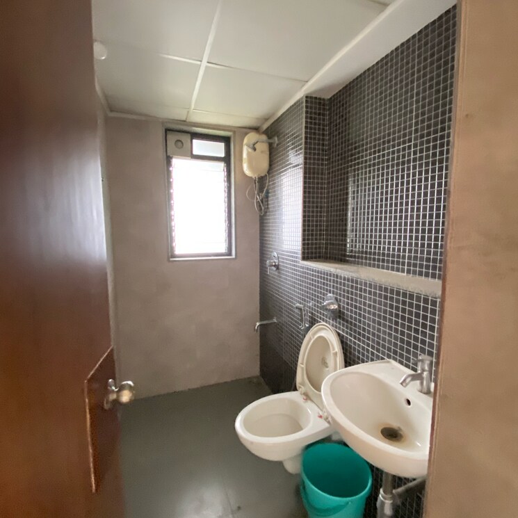 Bathroom, lodha-lakeshore-greens 2.5 Bedroom 810 Sq.Ft. Apartment In Hedutane Thane 8824836