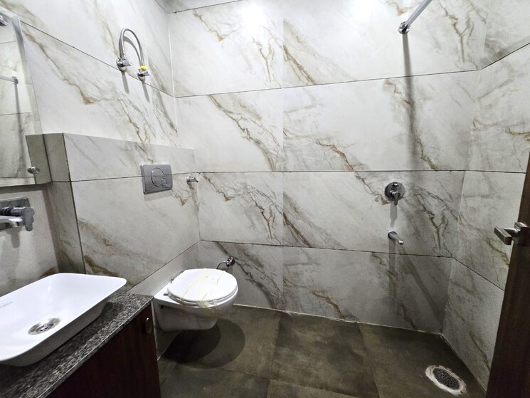 Bathroom, kharar 2 Bedroom 1298 Sq.Ft. Apartment In Kharar Mohali 8824829