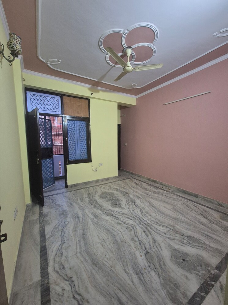 Room, sector 91 2 Bedroom 120 Sq.Yd. Builder Floor In Sector 91 Faridabad 8825015